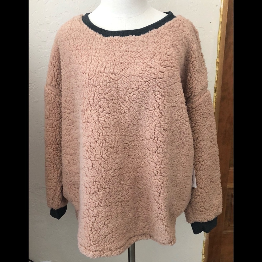 NEW/ The Sweat Shirt Project/NWT/ XL/fuzzy on the outside/ sweatshirt inside